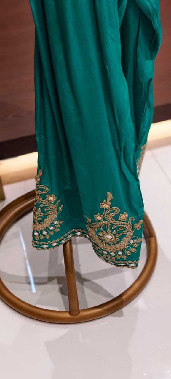Exquisite Bandhani Crepe Farsi Salwar Kameez Set with Intricate Mirror Work, Zari Embroidery, and Matching Dupatta- 14395