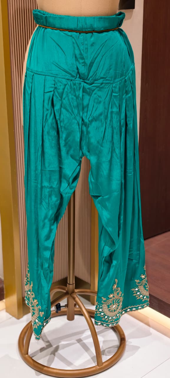 Exquisite Bandhani Crepe Farsi Salwar Kameez Set with Intricate Mirror Work, Zari Embroidery, and Matching Dupatta- 14395