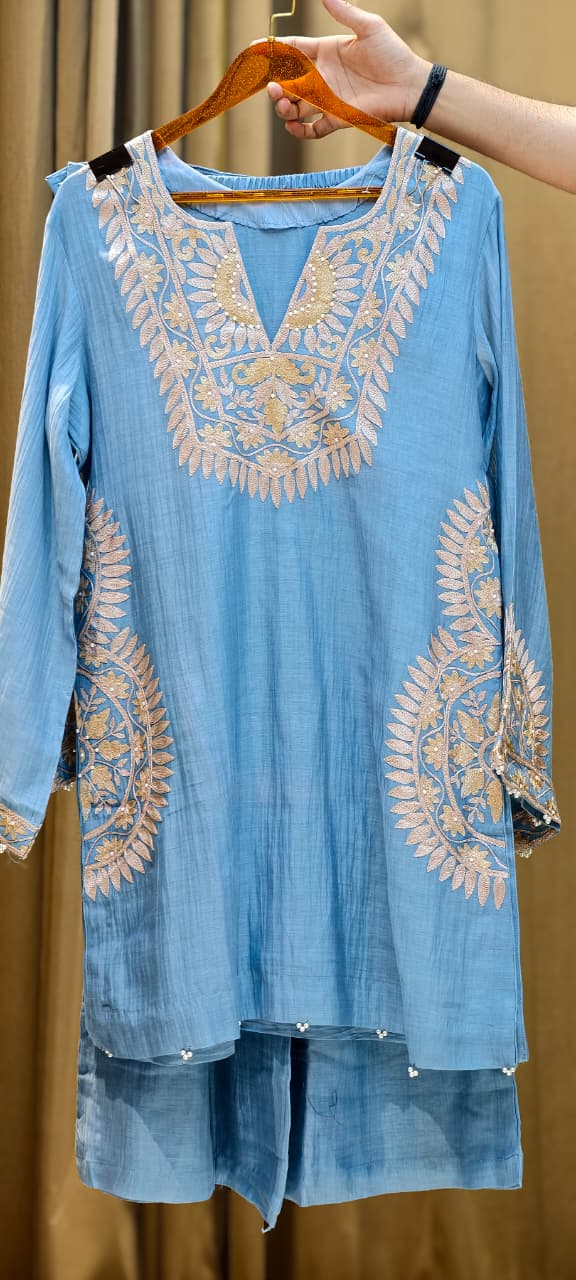 Mul Chanderi Handcrafted Ethnic Kurta Pant Set with Side Medallion Embroidery- 14790