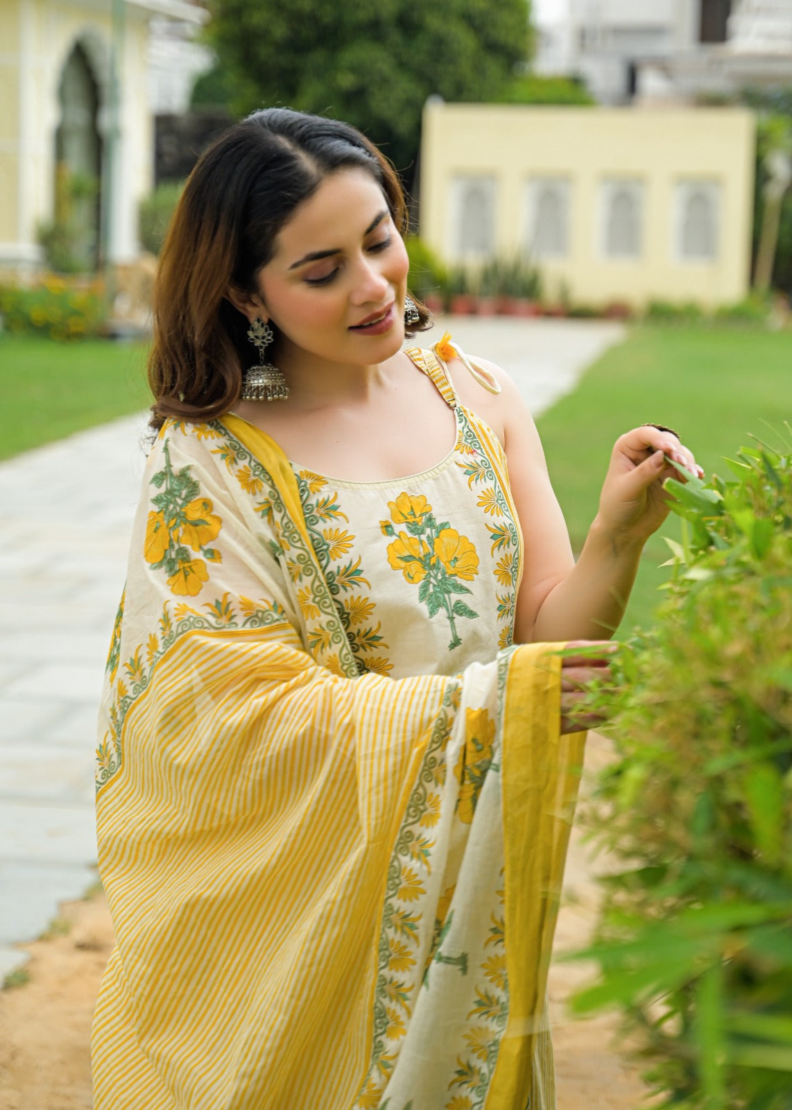 Strappy Kodi Tassel Sleeveless Printed Cotton Full Suit Set With Dupatta- 14794