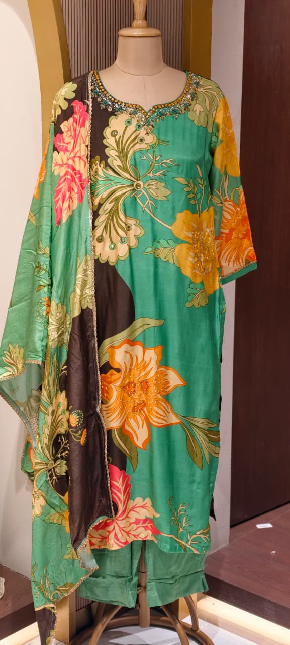 Green & Charcoal Dual-Tone Floral Abstract Print Kurta Set with Hand-Embellished Border-LEAN FIT(ADVISIBLE NEXT SIZE)
