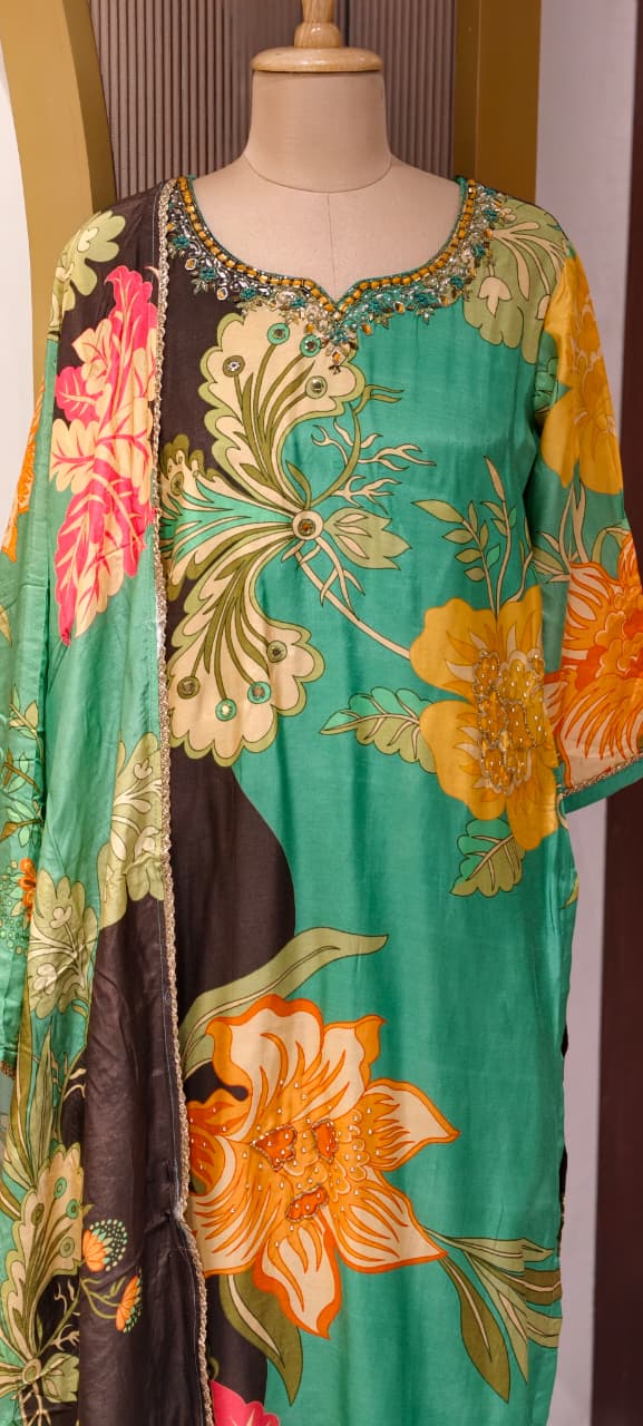 Green & Charcoal Dual-Tone Floral Abstract Print Kurta Set with Hand-Embellished Border-LEAN FIT(ADVISIBLE NEXT SIZE)