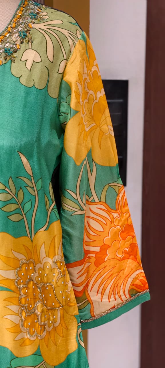 Green & Charcoal Dual-Tone Floral Abstract Print Kurta Set with Hand-Embellished Border-LEAN FIT(ADVISIBLE NEXT SIZE)