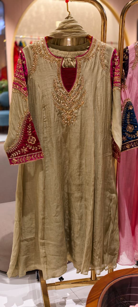 Elegant Mul-Chanderi Panel Anarkali Full Suit Set with Intricate Zardozi Neckline & Contrast Embroidered Sleeves- 14927