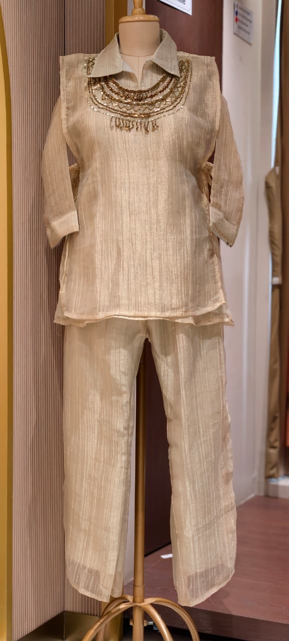 Jewel Stone Neckpiece Look Detechable Outer With Collared Kurta Pant Set In Crush Tissue Fabric- 15353
