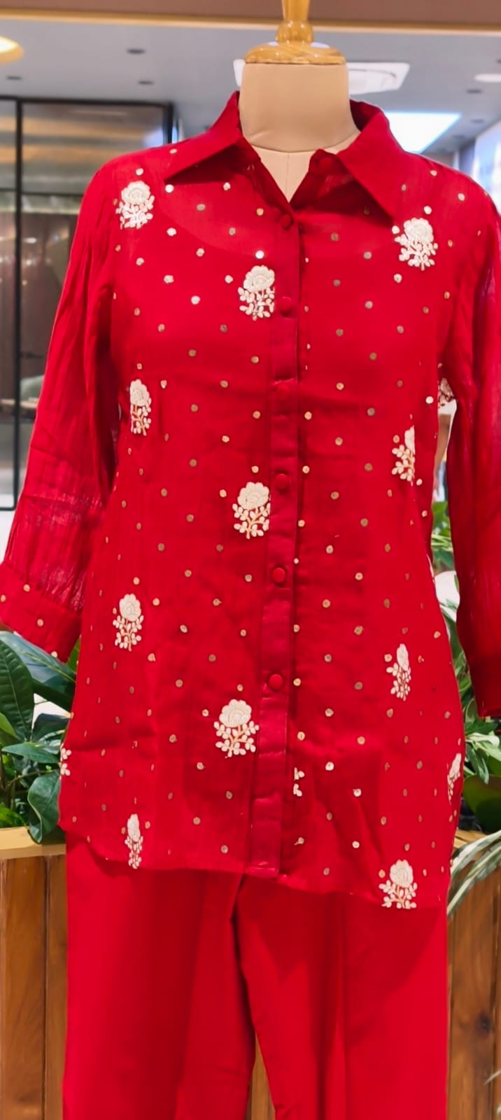 Premium Scattered Floral Embroidered Mul-Chanderi Co-Ord Set With Seperate Inner- 15313