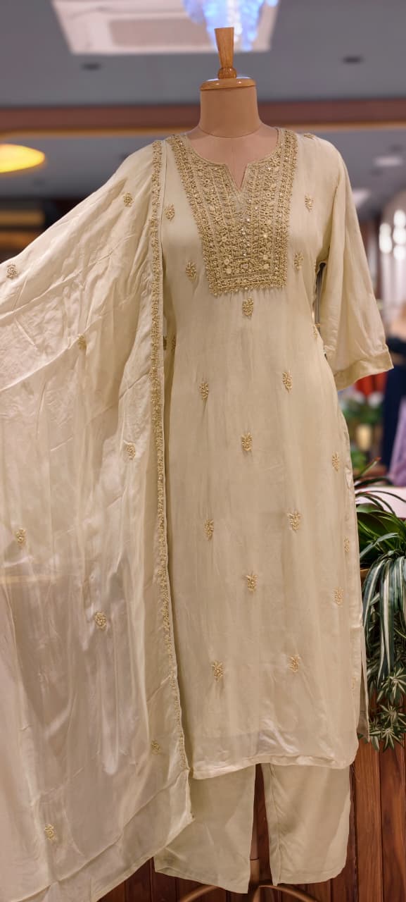 Foil Mirror Detailing Chikankari Embroidered Yoke Solid Organza Full Suit Set With Dupatta- 15376