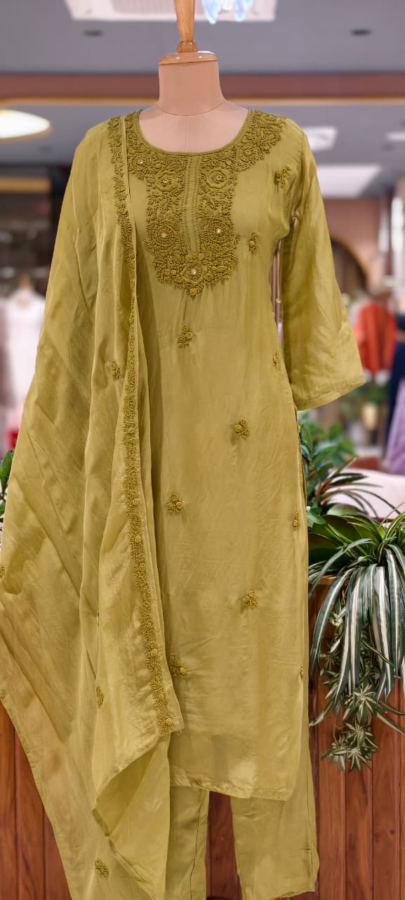 Foil Mirror Detailing Chikankari Embroidered Yoke Solid Organza Full Suit Set With Dupatta- 15376