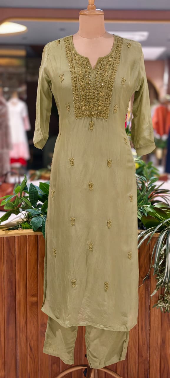 Foil Mirror Detailing Chikankari Embroidered Yoke Solid Organza Full Suit Set With Dupatta- 15376