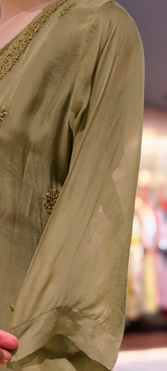 Foil Mirror Detailing Chikankari Embroidered Yoke Solid Organza Full Suit Set With Dupatta- 15376