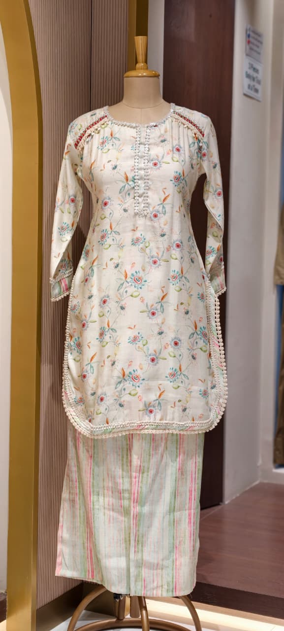 Cute Floral Motifs Lace Detailing Casual Wear Co-Ord Set- 14854