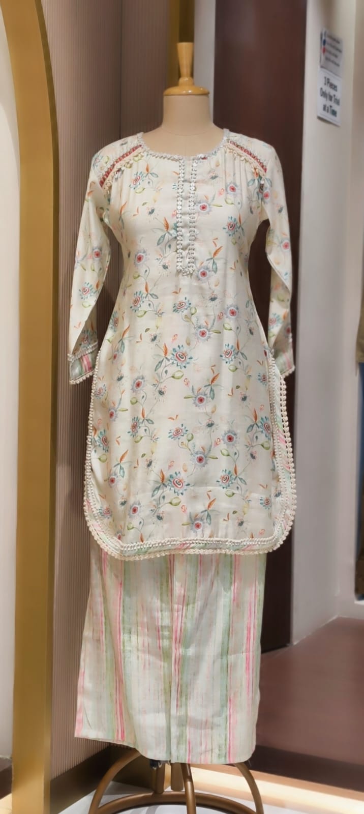 Cute Floral Motifs Lace Detailing Casual Wear Co-Ord Set- 14854
