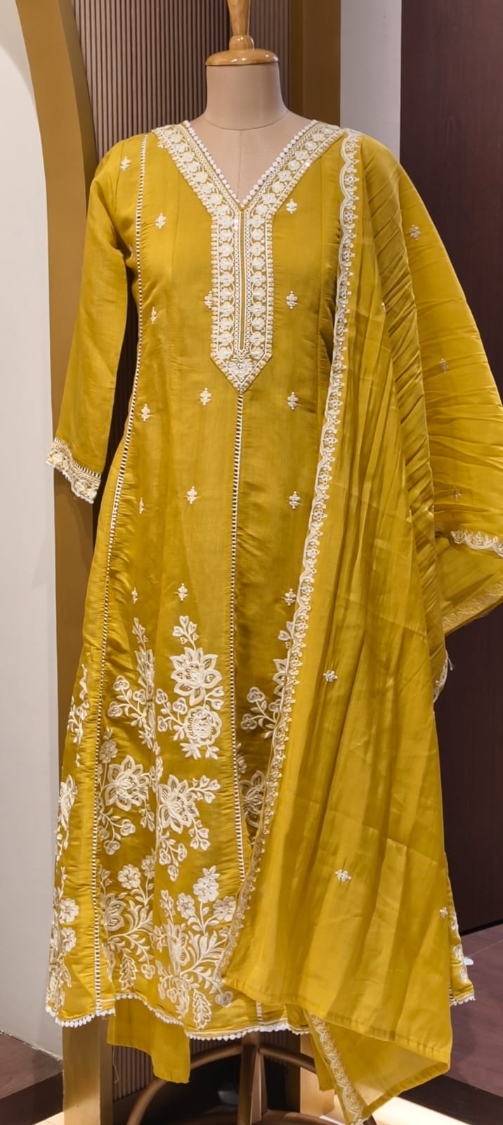 Lace Panel Intricate Floral Embroidered Surat Mul-Chanderi Anarkali Full Suit Set With Dupatta- 15227