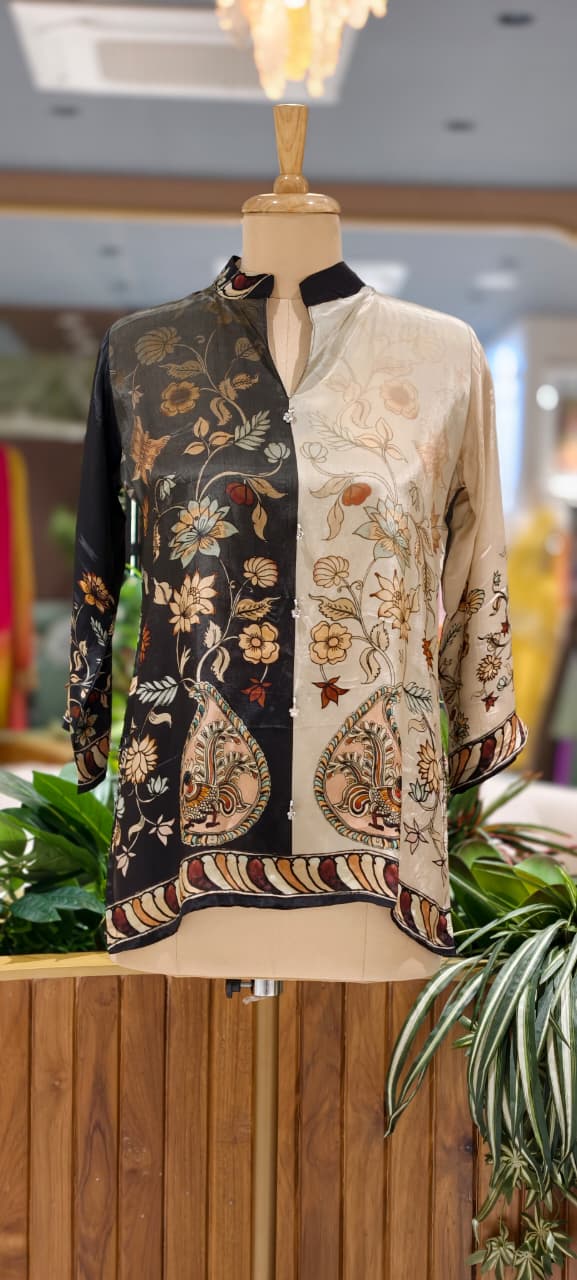Dual-Tone Kalamkari Floral Print Crepe Tunic with Paisley Motifs- 15434