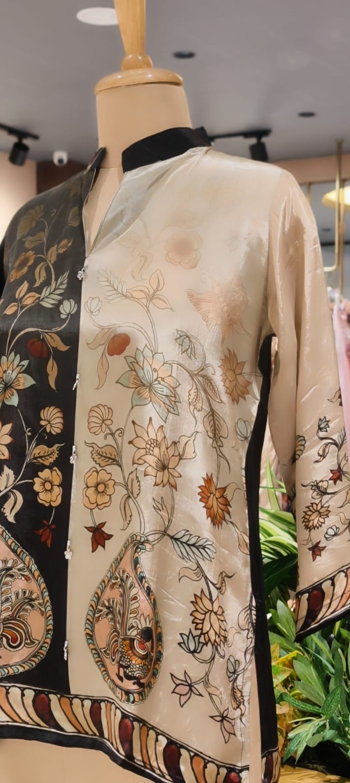 Dual-Tone Kalamkari Floral Print Crepe Tunic with Paisley Motifs- 15434