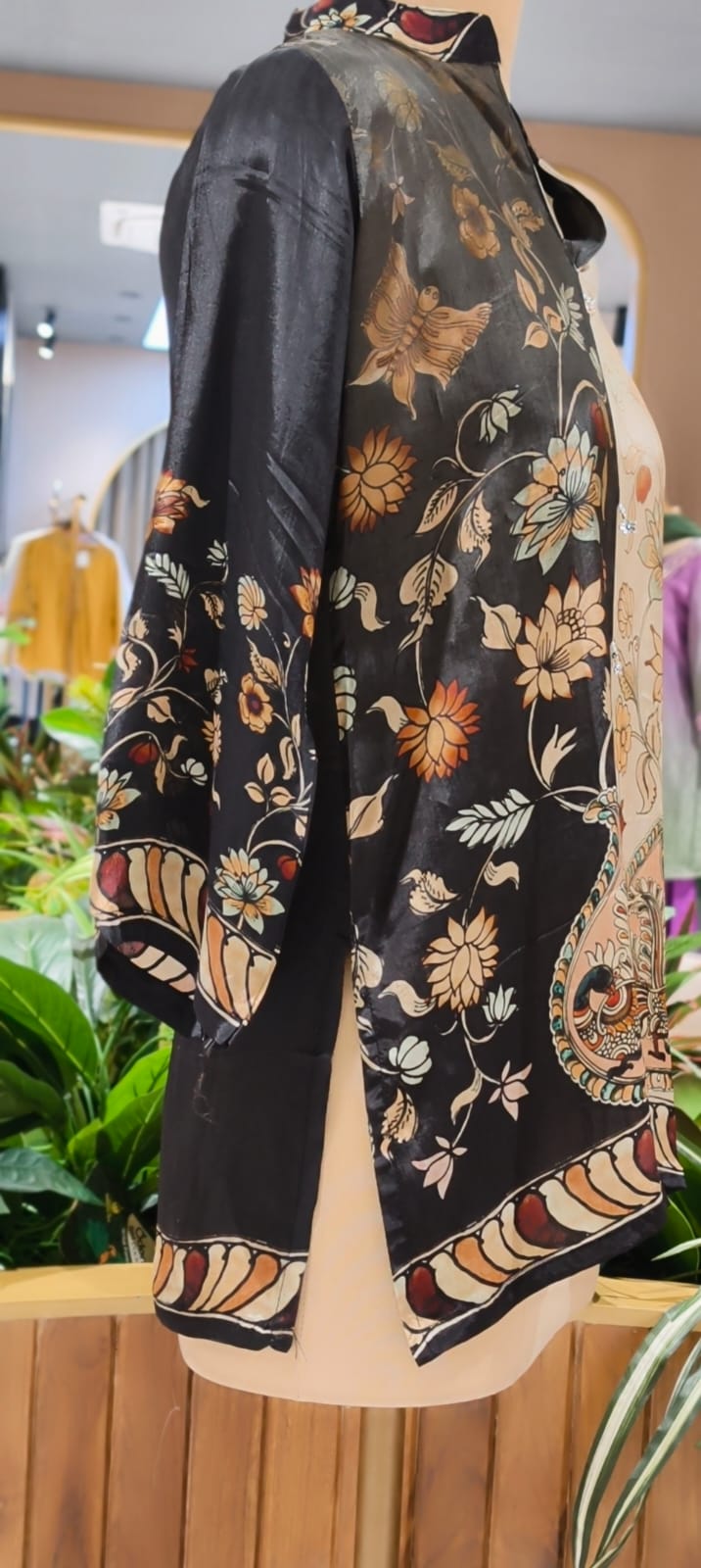 Dual-Tone Kalamkari Floral Print Crepe Tunic with Paisley Motifs- 15434