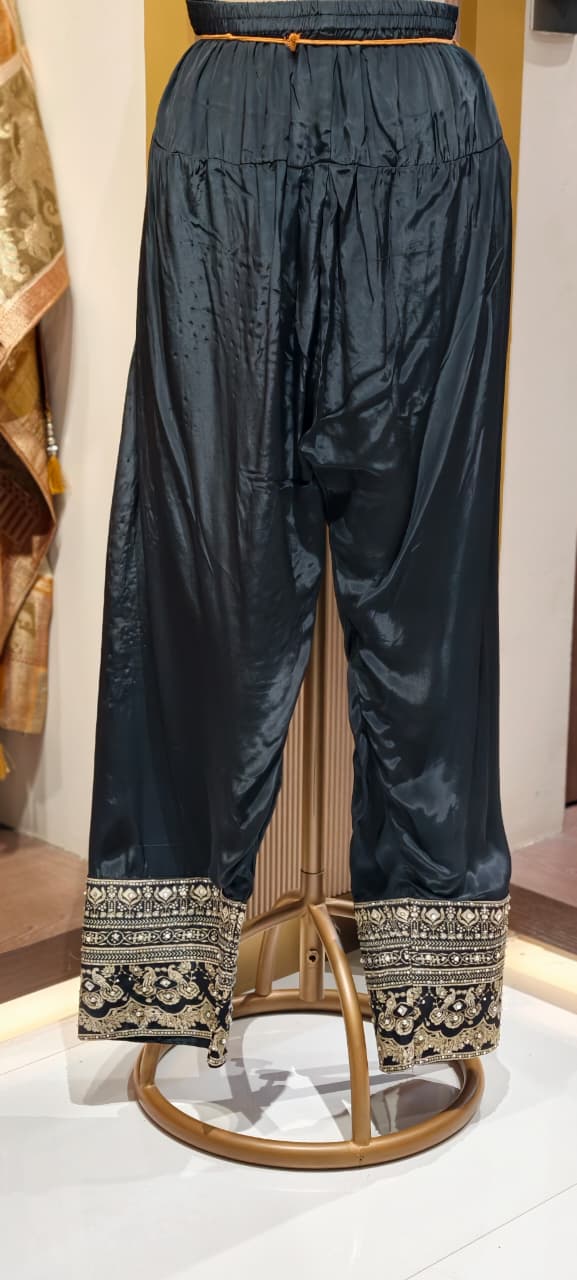 Premium Ethnic Traditional Print Intricate Detailing Kurta With Farsi Pants Set In Pure Crepe Fabric- 15409