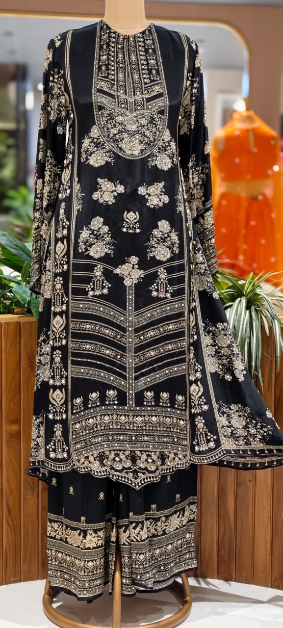 Intricate Floral Motifs and Ornate Border Contemporary Flair Long Length Full Suit Set- 15414