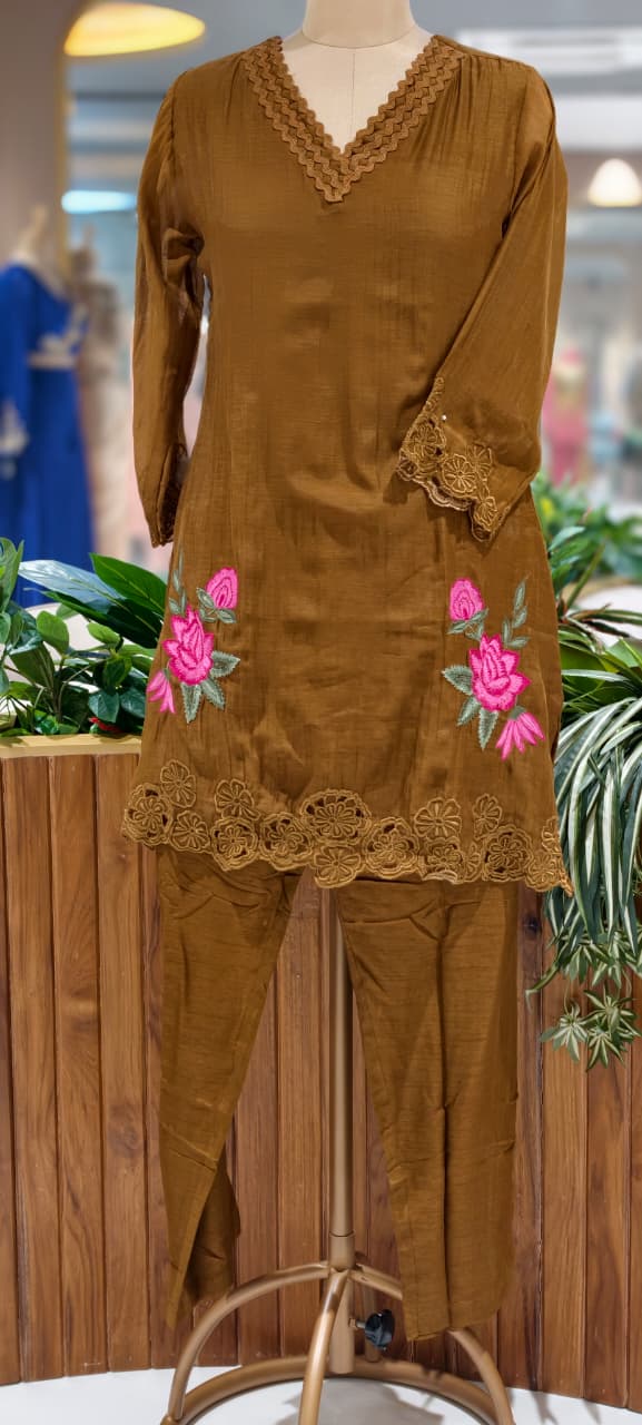 Weavy Crosia Neckline Beautiful Floral Embroidered Banarasi Mul-Chanderi Co-Ord Set- 15467