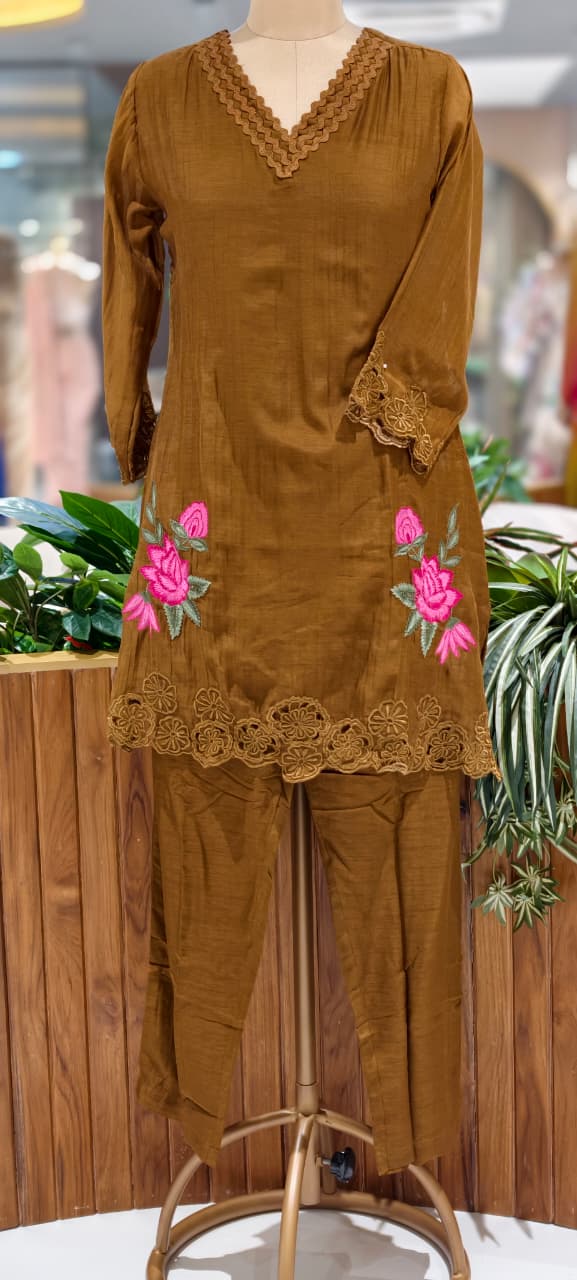 Weavy Crosia Neckline Beautiful Floral Embroidered Banarasi Mul-Chanderi Co-Ord Set- 15467