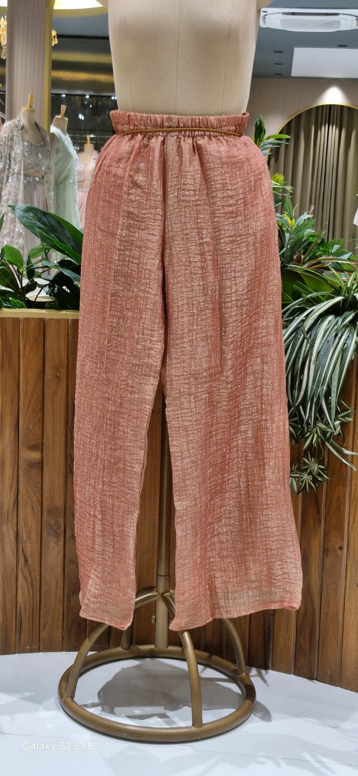 Beautiful Floral Higlights Yoke Duoble Layered Crush Tissue Co-Ord Set- 15514