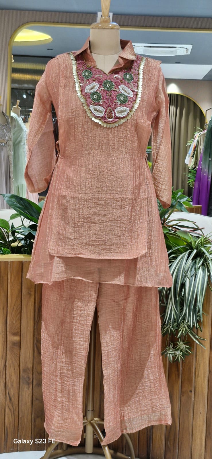 Beautiful Floral Higlights Yoke Duoble Layered Crush Tissue Co-Ord Set- 15514