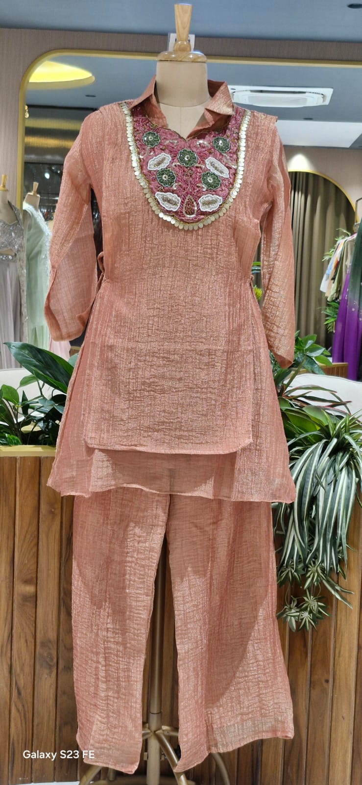 Beautiful Floral Higlights Yoke Duoble Layered Crush Tissue Co-Ord Set- 15514