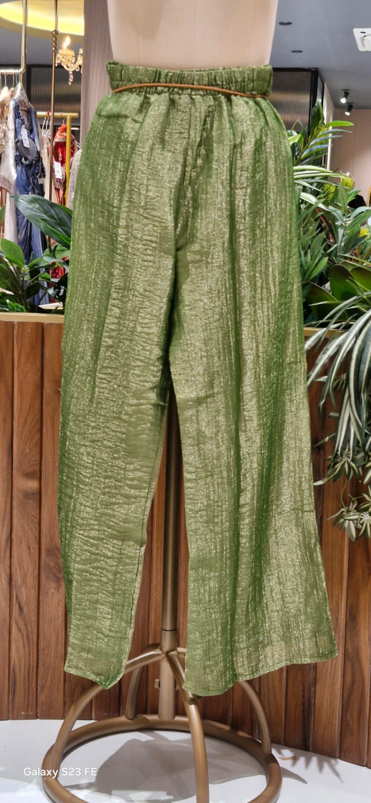 Beautiful Floral Higlights Yoke Duoble Layered Crush Tissue Co-Ord Set- 15514