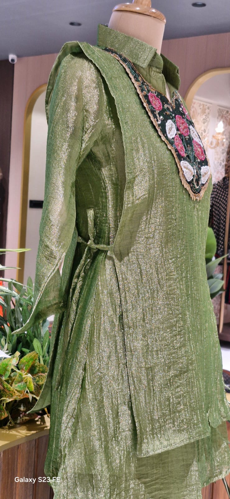 Beautiful Floral Higlights Yoke Duoble Layered Crush Tissue Co-Ord Set- 15514