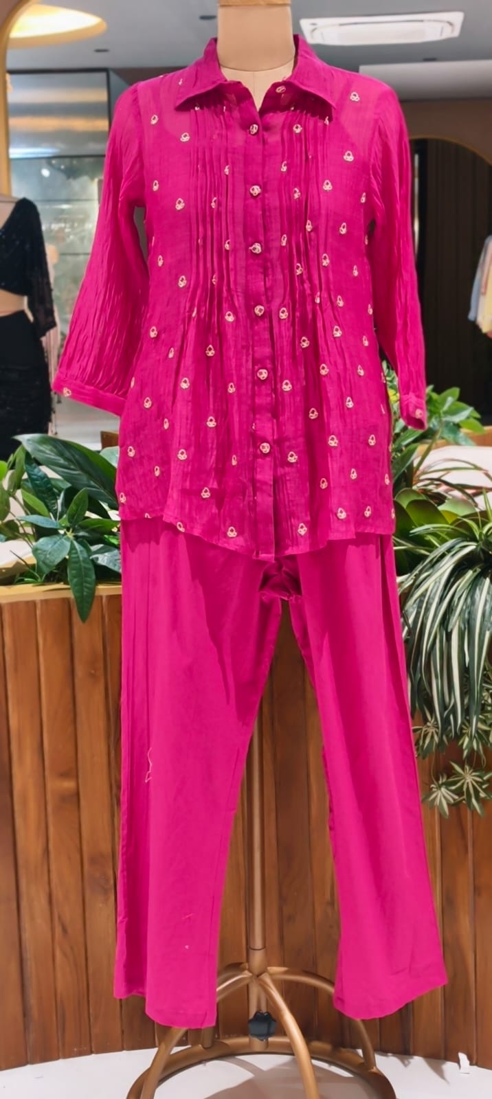 Tiny Floral Intricate Embroidery Inner Style Co-Ord Set In Crush Mul-Chanderi Fabric- 15619
