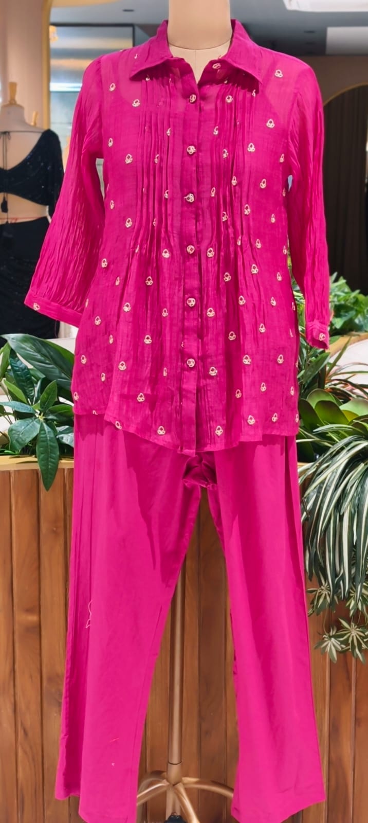 Tiny Floral Intricate Embroidery Inner Style Co-Ord Set In Crush Mul-Chanderi Fabric- 15619
