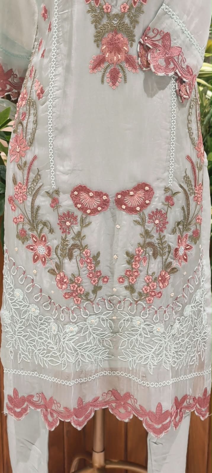 Pakistani Inspired Pattern Floral Embroidered Full Suit Set With Dupatta In Organza Fabric- 16073