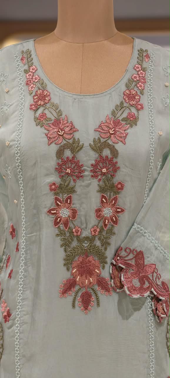 Pakistani Inspired Pattern Floral Embroidered Full Suit Set With Dupatta In Organza Fabric- 16073