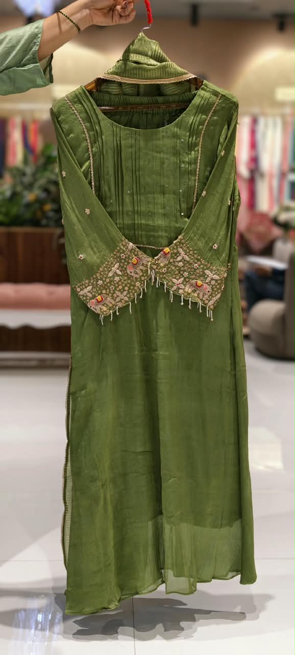 Elegant Classic Antique Figure Hand Emroidery Work Crush Tissue Anarkali Full Suit Set With Dupatta- 16128