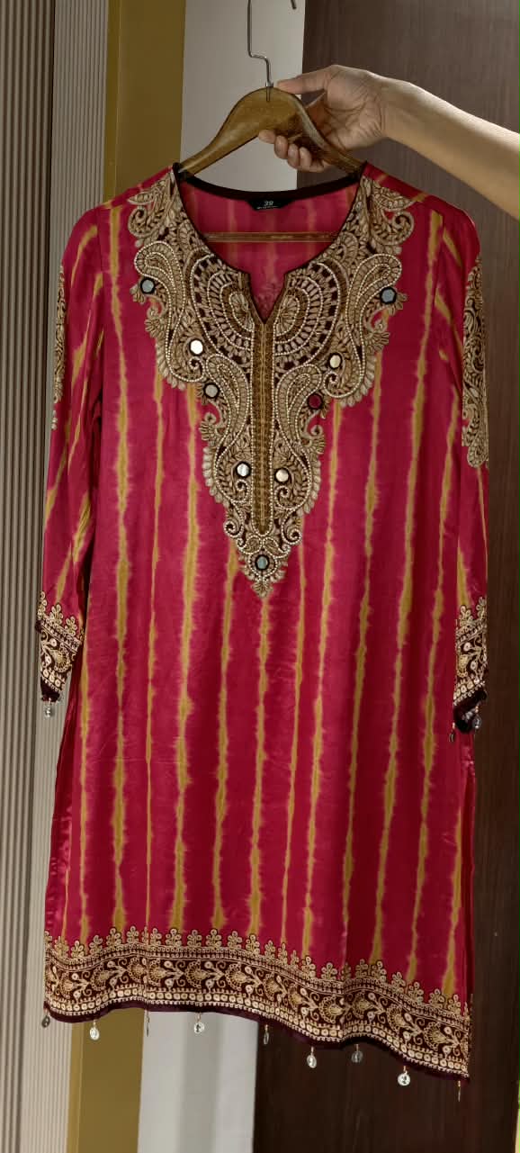 Jaipuri Inspired Pearl Real Mirror Embroidery Tassel Accent Crepe Kurta With Farsi Bottom & Dupatta- 15312