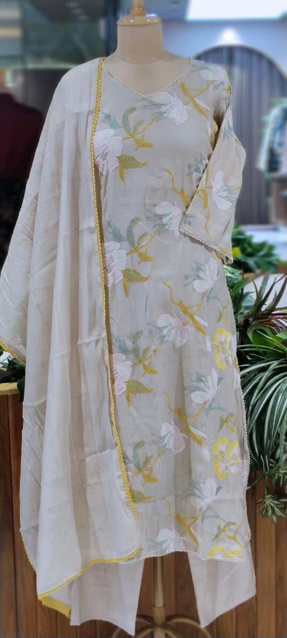 Elegant Applique Look Floral Embroidered 3-Piece Crush Surat Mul-Chanderi Full Suit Set With Dupatta- 15431