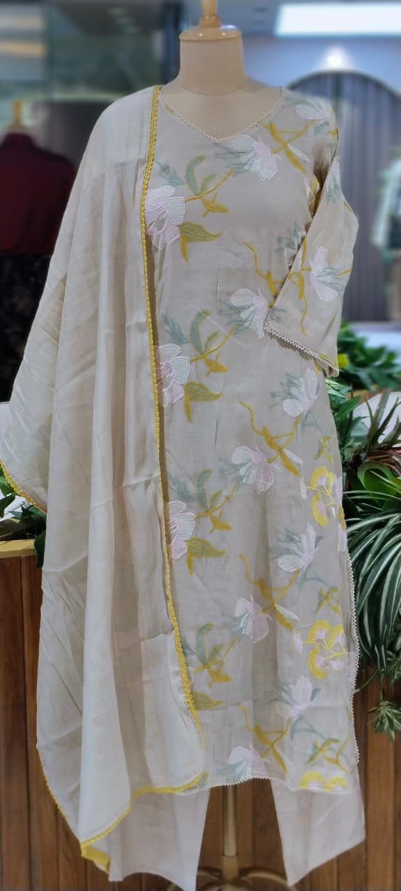Elegant Applique Look Floral Embroidered 3-Piece Crush Surat Mul-Chanderi Full Suit Set With Dupatta- 15431