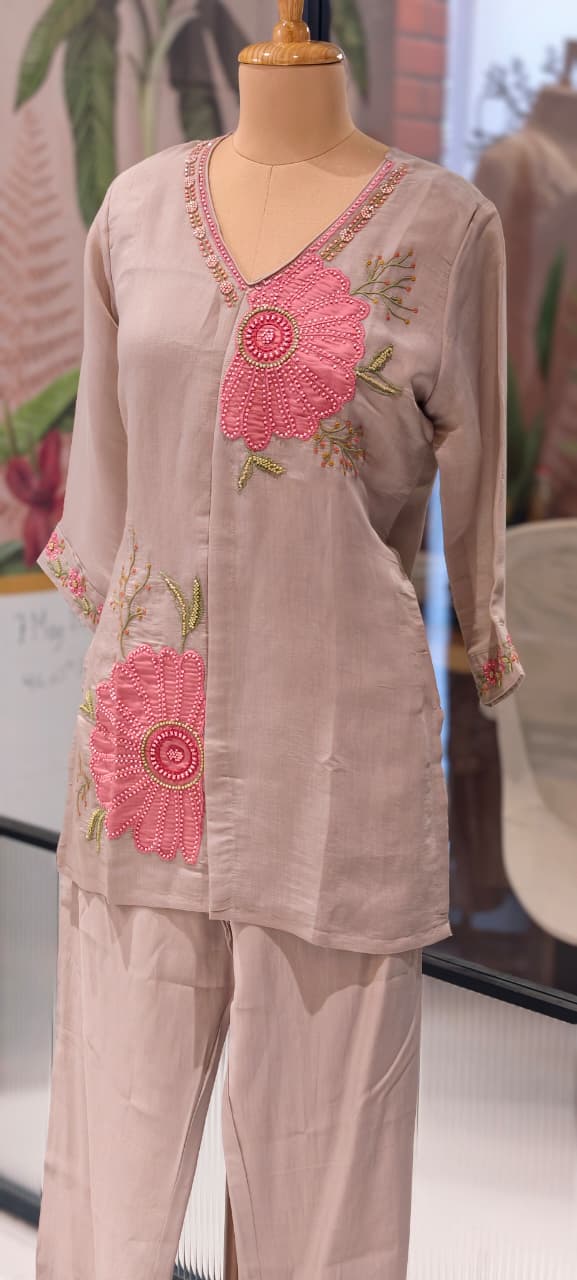 Half Floraled Cut-Dana Highlights Embroidered Surat Mul Chanderi Co-Ord Set- 14201 W79