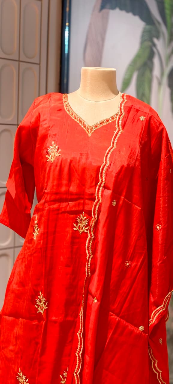 Women's Surat Mul Chanderi Embroidered Straight Kurta-15117