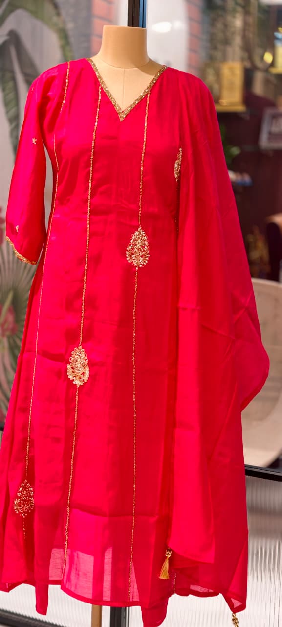 Vertical Golden Lines & Medallion Motifs Surat Mul Chanderi A-Line Full Suit Set With Dupatta- 14940