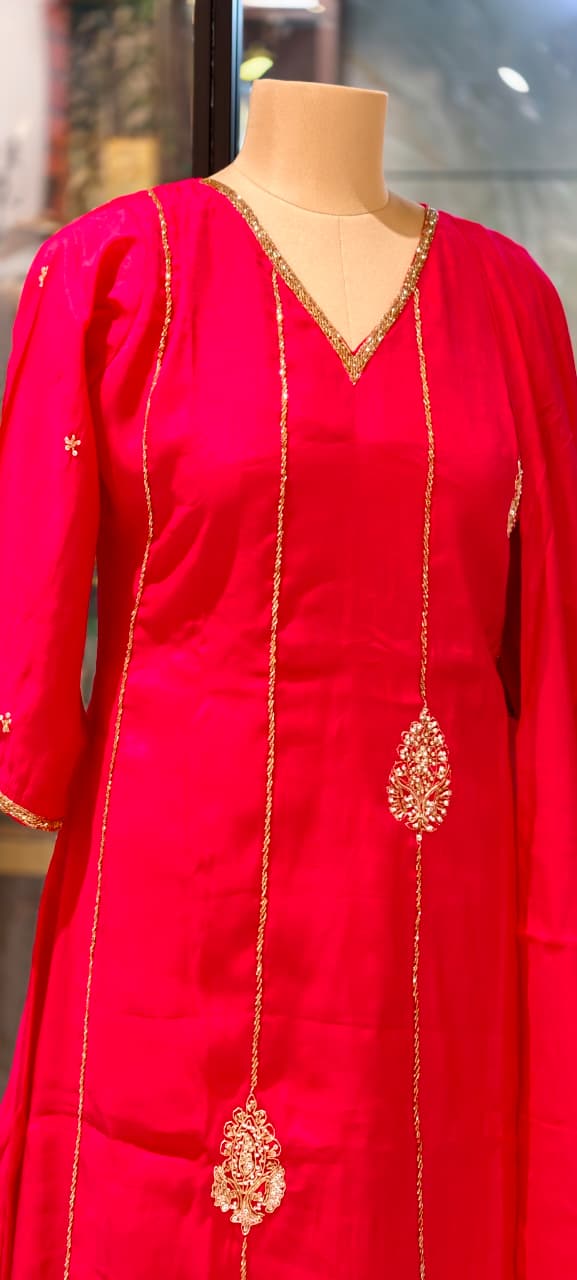 Vertical Golden Lines & Medallion Motifs Surat Mul Chanderi A-Line Full Suit Set With Dupatta- 14940