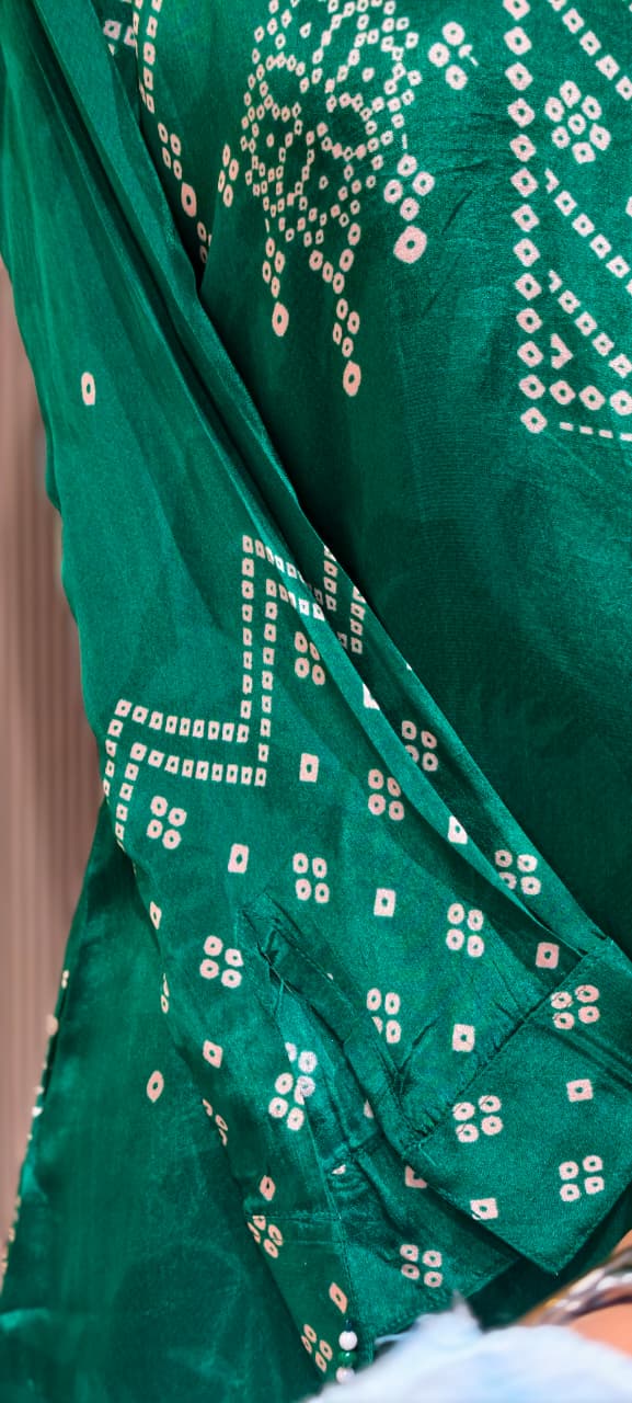 Pure crepe collar  bnadhani print shirt.-14511