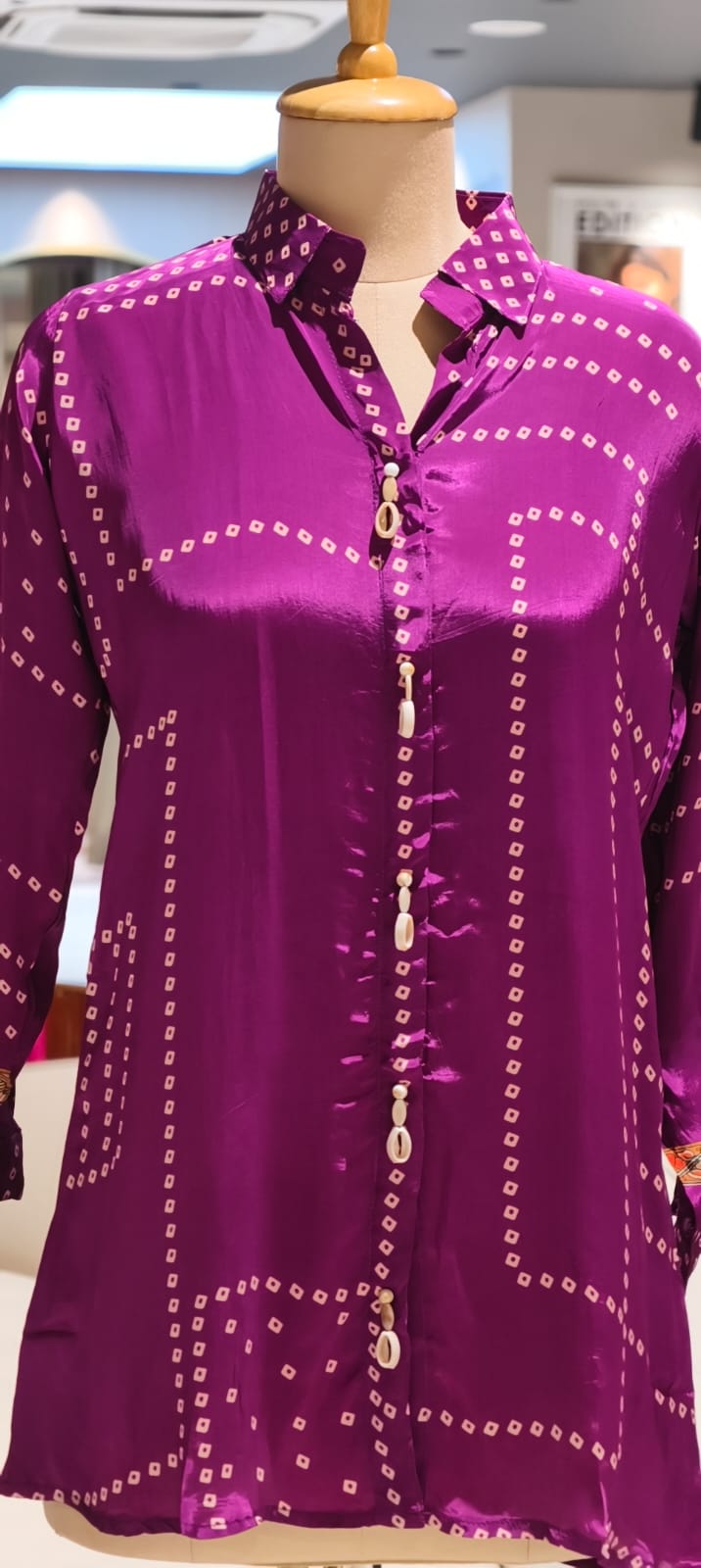 Pure crepe collar shirt with back bird print -15111
