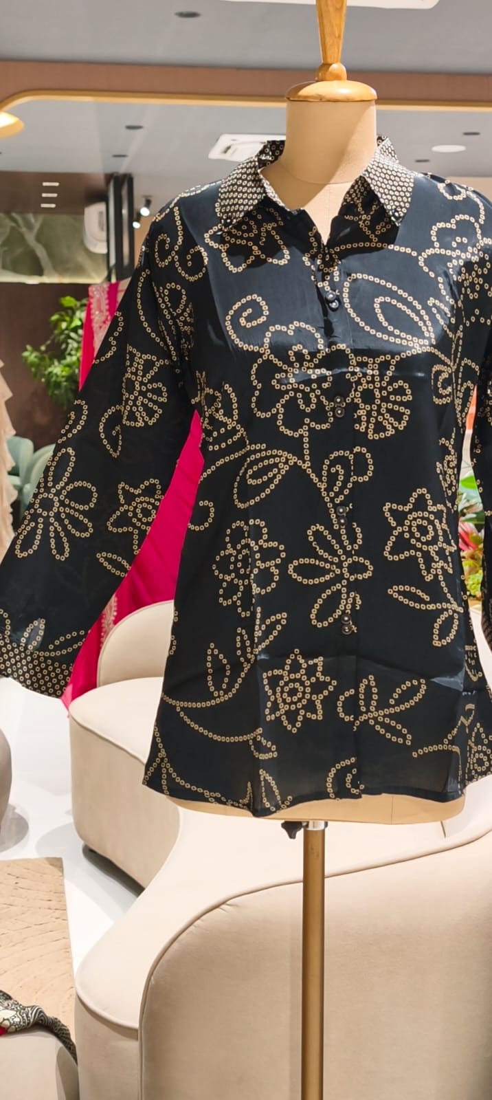Pure crepe bandhani print back floral print collar shit-
