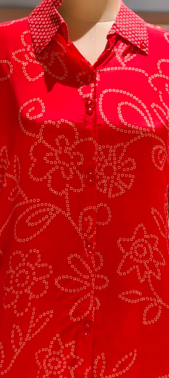 Pure crepe bandhani print back floral print collar shit-