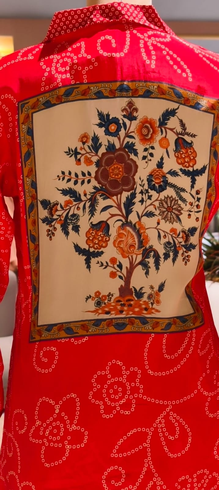 Pure crepe bandhani print back floral print collar shit-