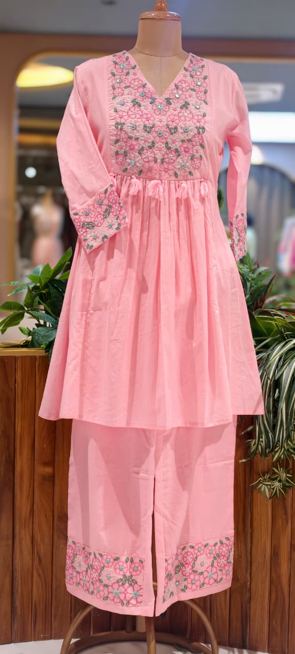 Gathered Daisy Floral Embroidered Yoke Peplum Kurta With Loose Bottom Set In Cotton Fabric- 15483