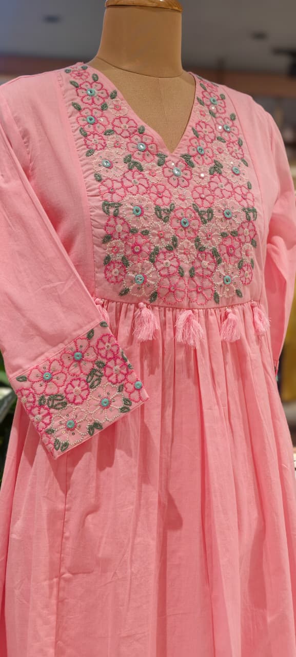 Gathered Daisy Floral Embroidered Yoke Peplum Kurta With Loose Bottom Set In Cotton Fabric- 15483