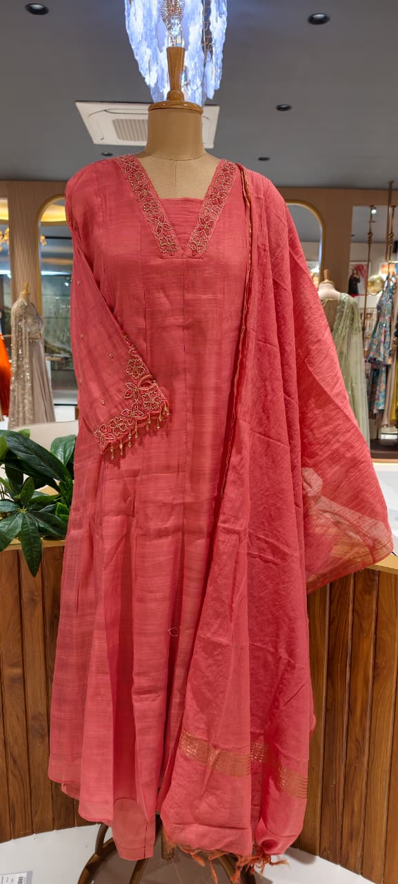 Surat Mulchanderi Peach Pink Embroidered V-Neck Chanderi Kurta Set with Dupatta-