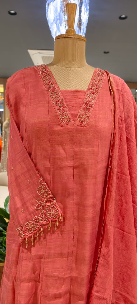 Surat Mulchanderi Peach Pink Embroidered V-Neck Chanderi Kurta Set with Dupatta-